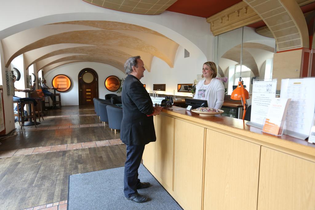 Kolping Hostel Trier Im Warsberger Hof ภายนอก รูปภาพ