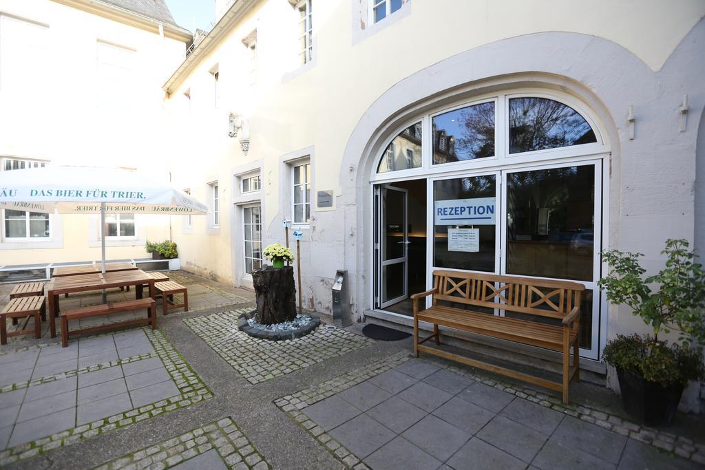 Kolping Hostel Trier Im Warsberger Hof ภายนอก รูปภาพ